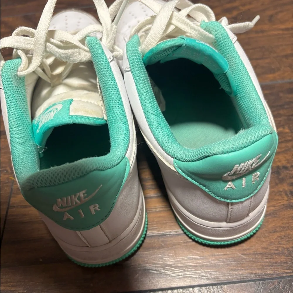 Air Force One white and teal size 8 Men’s